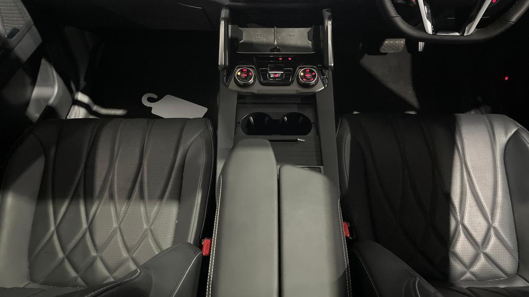 2025 LDV D90 Executive (4WD), Automatic, 19232 km, Center Console