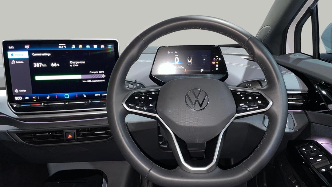 2025 Volkswagen Id.4 Pro, Automatic, 6405 km, Steering Wheel Close-up