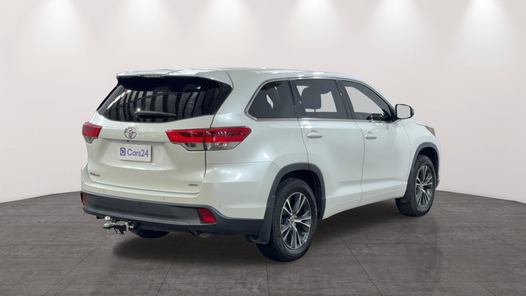 Right Back Diagonal (45- Degree) View