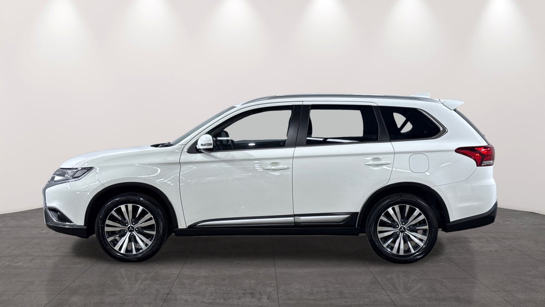 2020 Mitsubishi Outlander Ls 7 Seat (2WD), Automatic, 62579 km, Left Side View