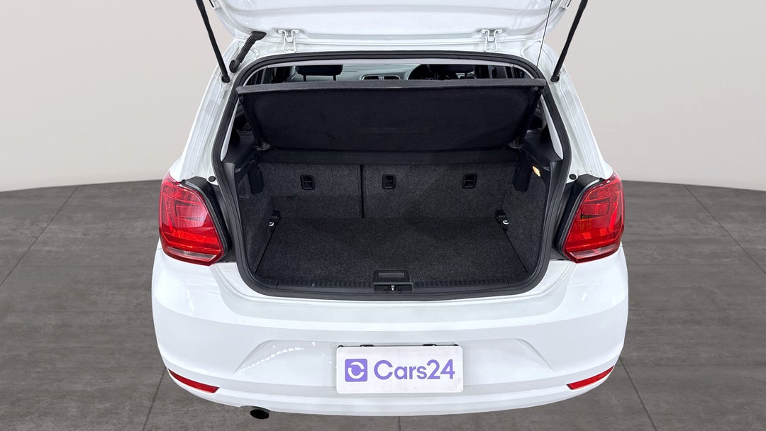 2016 Volkswagen Polo 81 Tsi Comfortline, Automatic, 68611 km, Boot Inside View