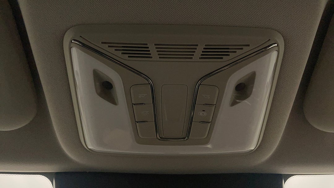 On-Roof Controls/Sunglass holder