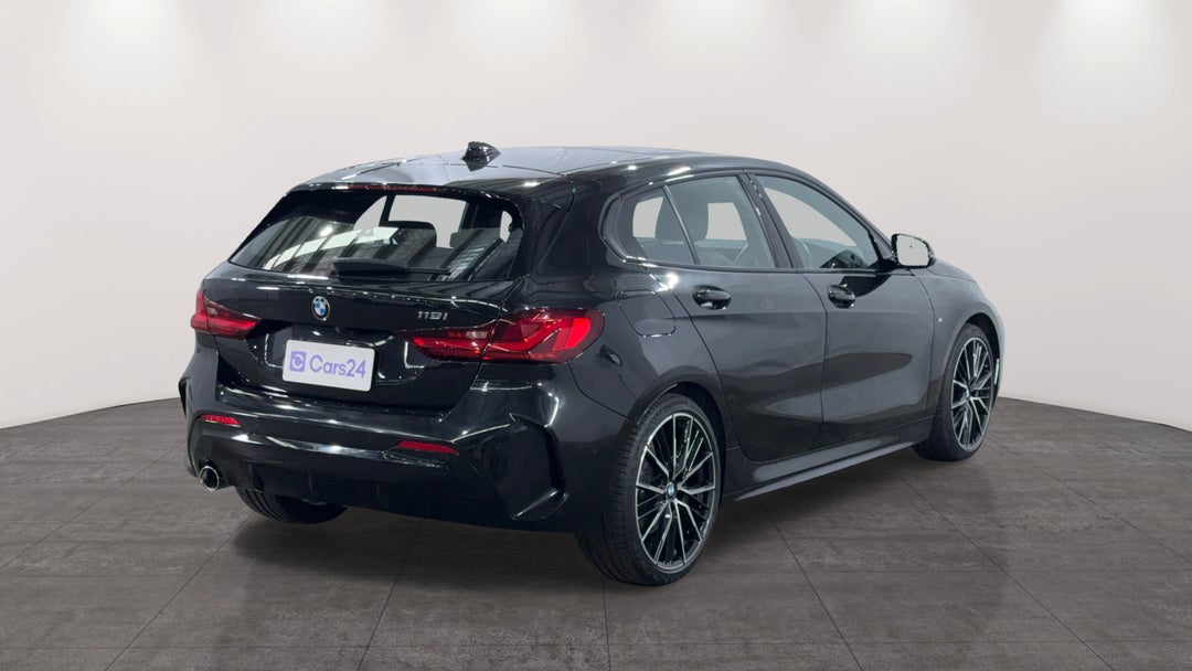 2019 BMW 1 18i M Sport, Automatic, 45275 km, Right Back Diagonal (45- Degree) View