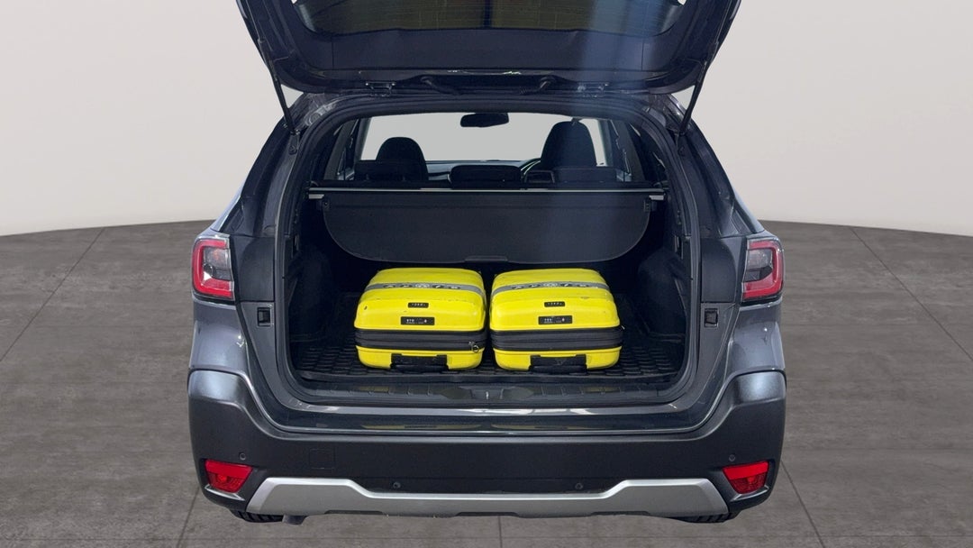 2021 Subaru Outback AWD, Automatic, 50948 km, Boot Inside View with Luggage