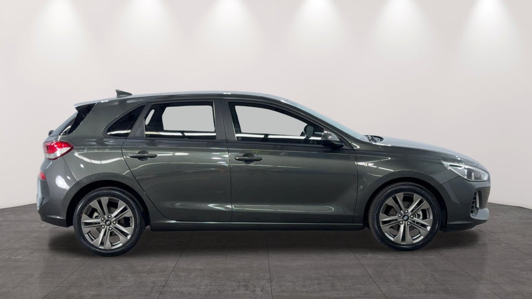 2020 Hyundai i30 Go, Automatic, 143570 km, Right Side View