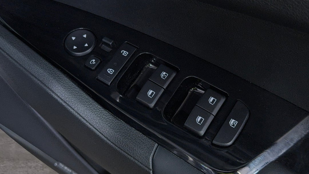 2023 Kia Sportage Sx+ (FWD), Automatic, 36965 km, Drivers Side Door Panel Controls