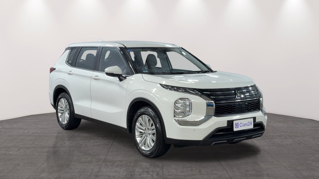 2024 Mitsubishi Outlander Es 5 Seat (2wd), Automatic, 53436 km, Right Front Diagonal (45- Degree) View