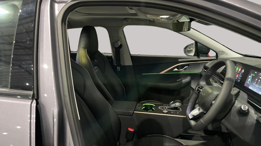 2024 Chery Omoda 5 Ex (high Version), Automatic, 10000 km, Right Side Front Door Cabin View