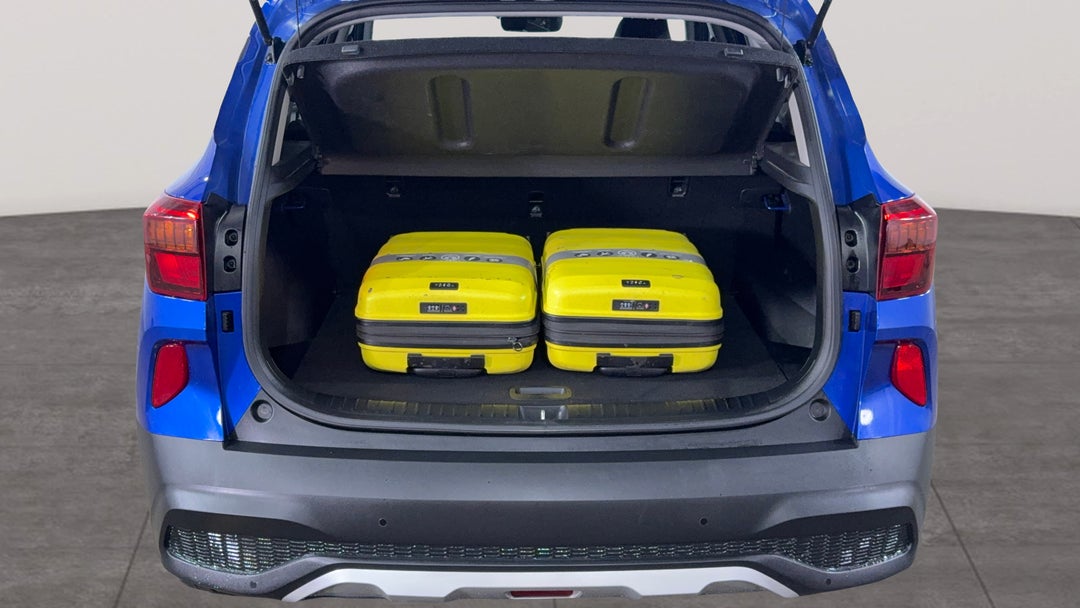 2021 Kia Seltos Sport+ (fwd), Automatic, 112619 km, Boot Inside View with Luggage