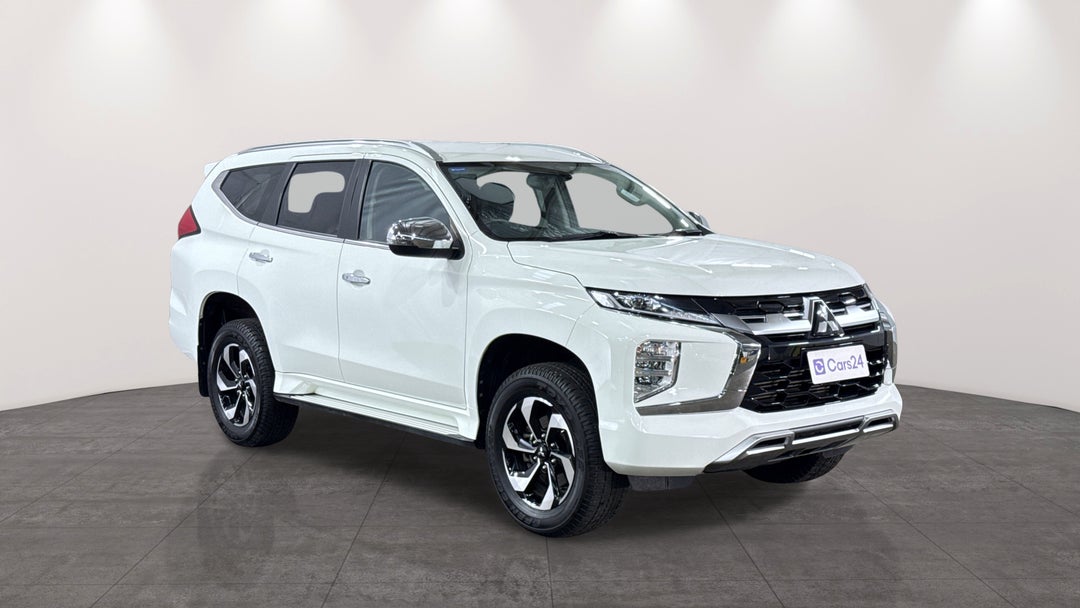 2024 Mitsubishi Pajero Sport Gls (4WD) 7 Seat, Automatic, 38484 km, Right Front Diagonal (45- Degree) View
