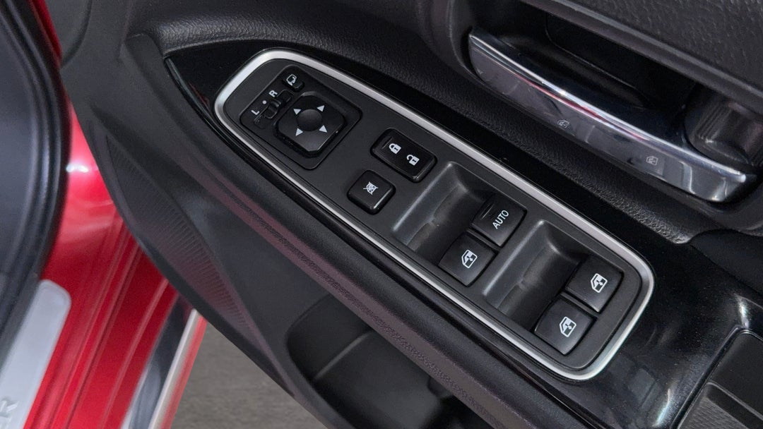 2017 Mitsubishi Outlander Exceed Phev, Automatic, 149436 km, Drivers Side Door Panel Controls