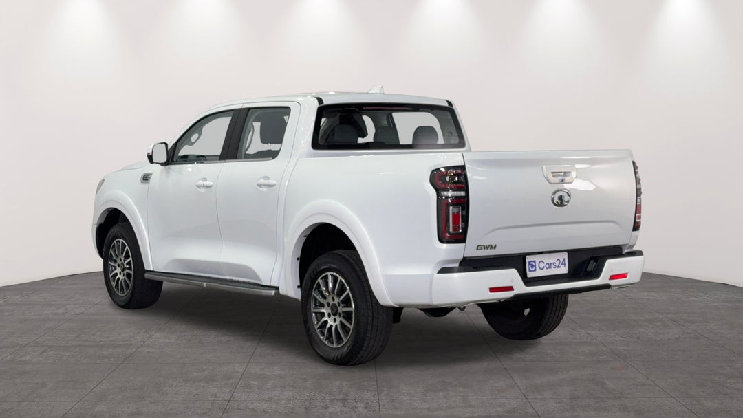 Left Back Diagonal (45- Degree) View