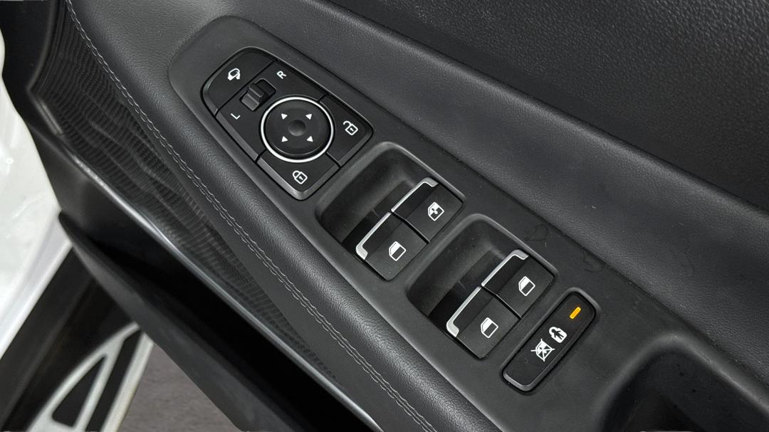 2019 Hyundai Santa Fe Highlander Crdi Blk-bge (AWD), Automatic, 88159 km, Drivers Side Door Panel Controls
