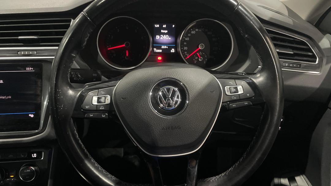 2017 Volkswagen Tiguan 162 Tsi Highline, Automatic, 112800 km, Steering Wheel Close-up