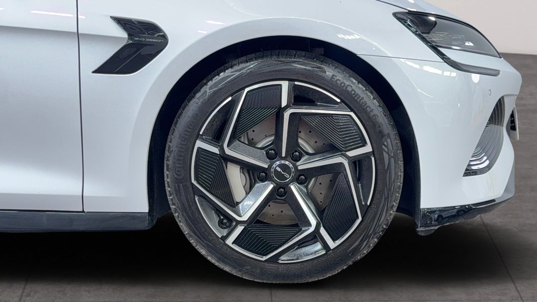 2023 Byd Seal Performance, Automatic, 22981 km, Right Front Wheel