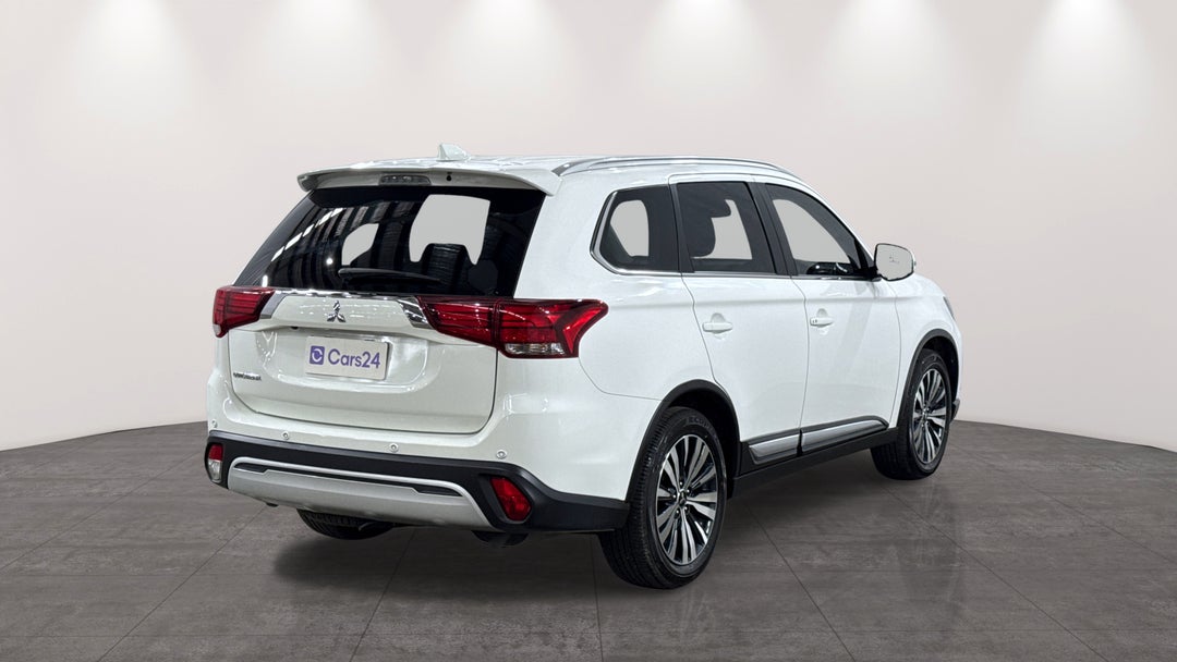 2020 Mitsubishi Outlander Ls 7 Seat (2WD), Automatic, 62579 km, Right Back Diagonal (45- Degree) View