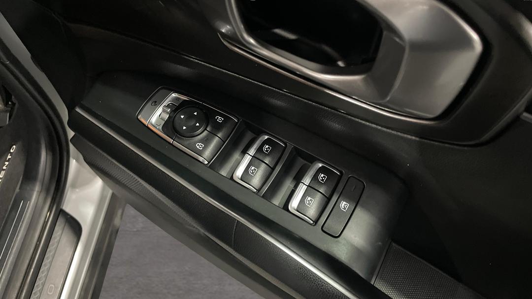 2023 Kia Sorento Sport+ 7 Seat, Automatic, 47633 km, Drivers Side Door Panel Controls