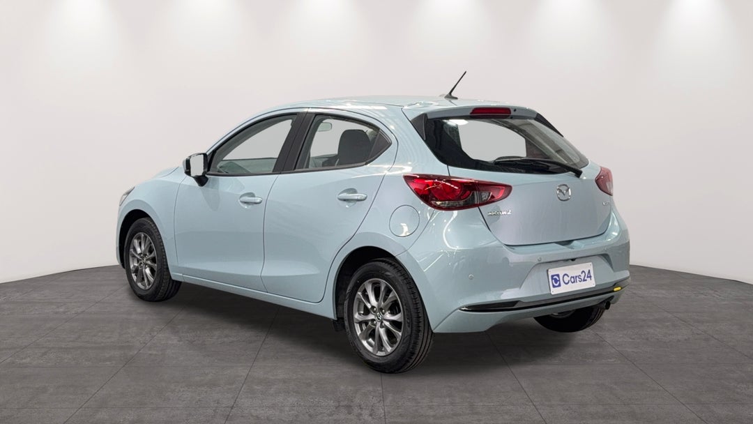 Left Back Diagonal (45- Degree) View