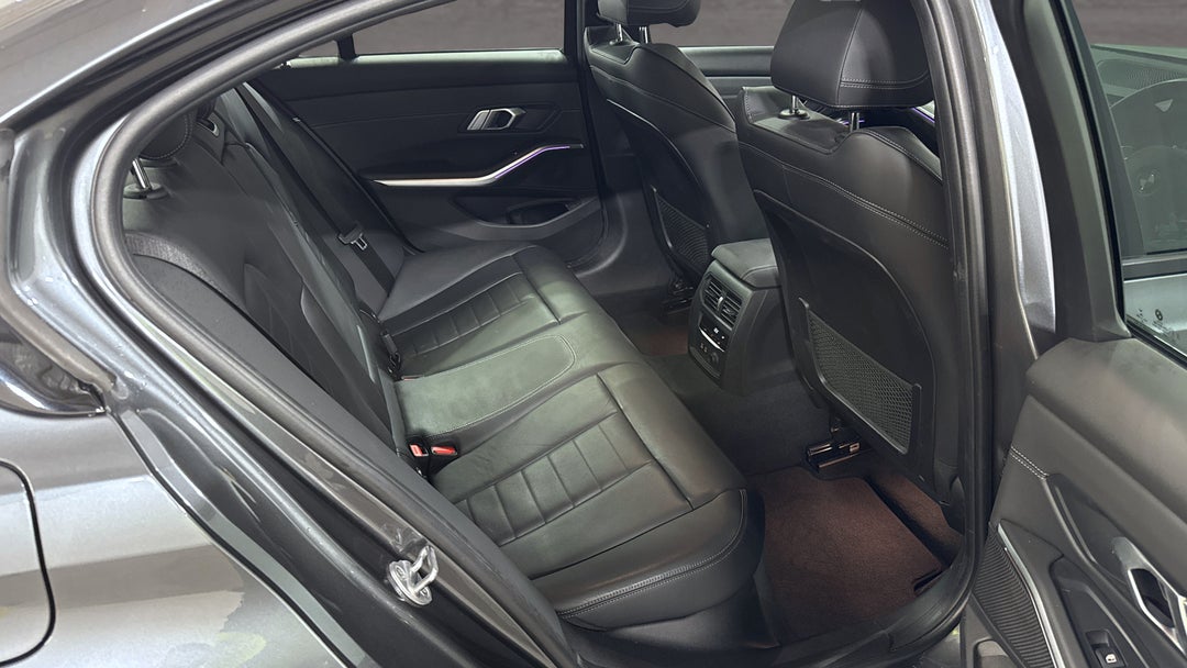 2020 BMW 3 20i M Sport, Automatic, 30961 km, Right Side Rear Door Cabin View