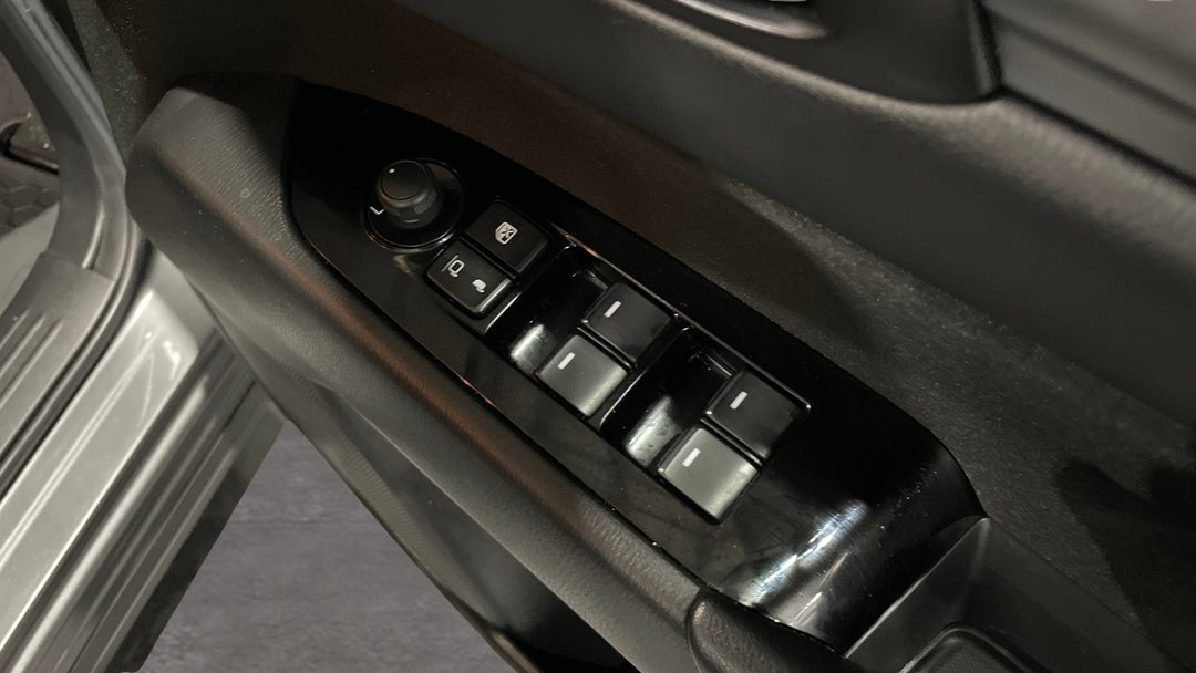 2024 Mazda CX-5 G20 Maxx (FWD), Automatic, 22539 km, Drivers Side Door Panel Controls