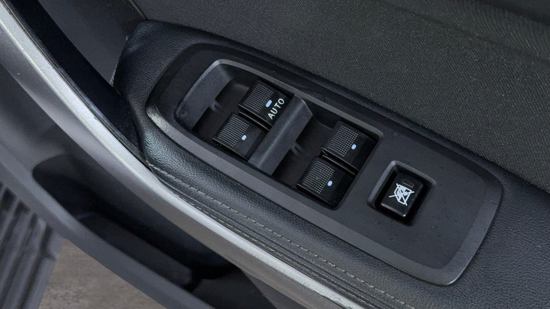 2020 Ford Ranger Xlt 3.2 (4x4), Automatic, 75543 km, Drivers Side Door Panel Controls