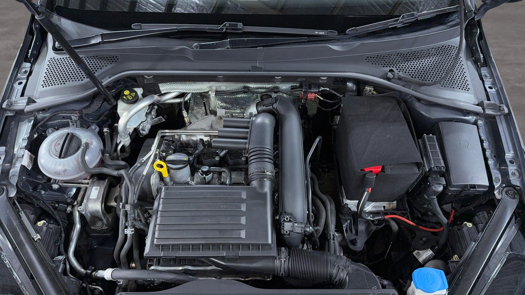 2017 Volkswagen Golf 110 Tsi Trendline, Automatic, 67351 km, Open Bonnet (Engine)