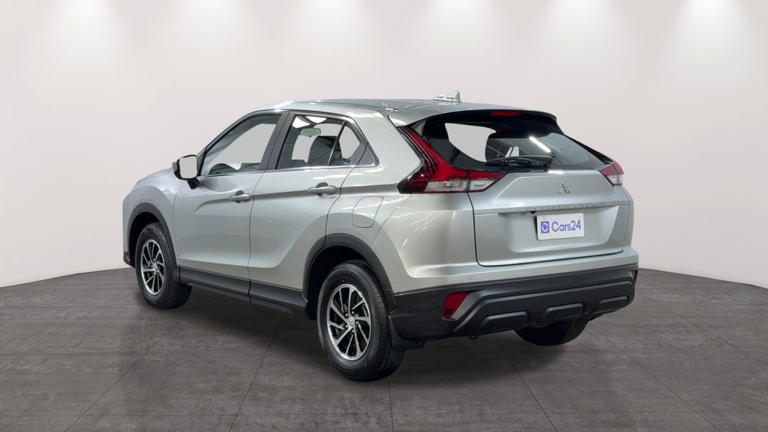 Left Back Diagonal (45- Degree) View