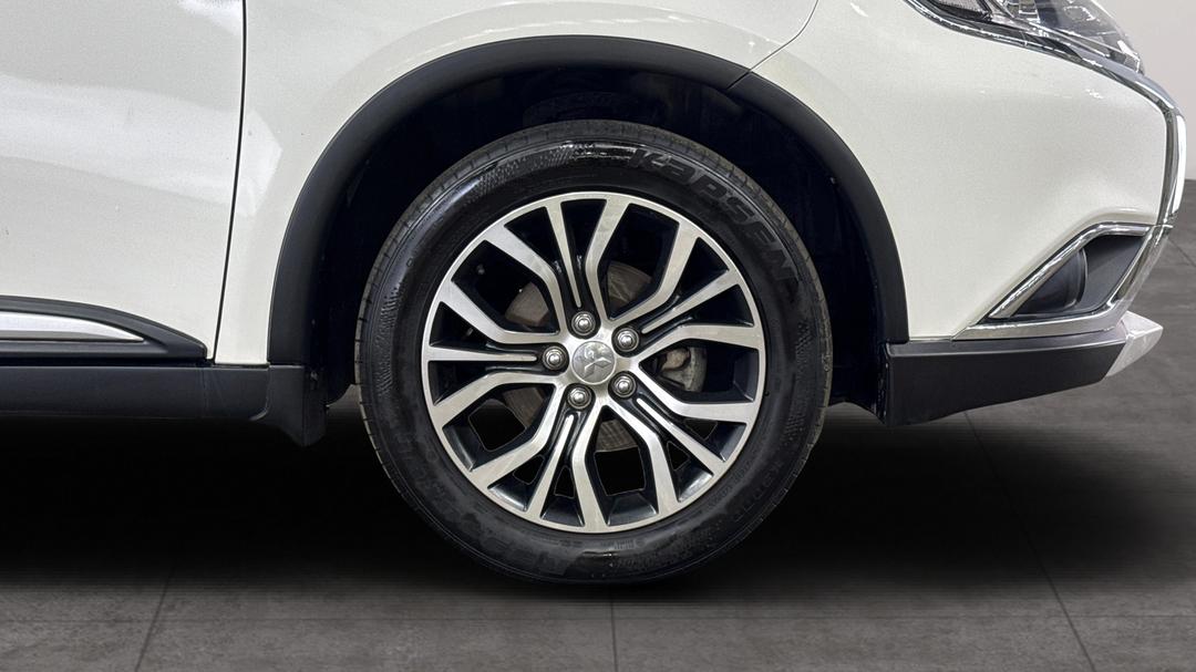 2017 Mitsubishi Outlander Ls (4x2), Automatic, 73155 km, Right Front Wheel