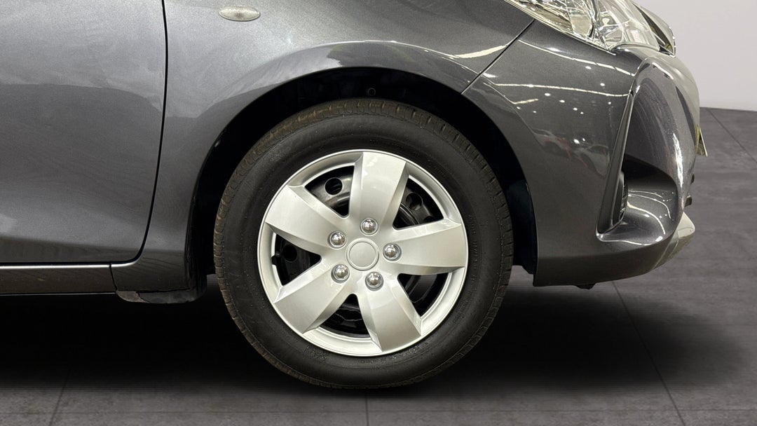 2017 Toyota Yaris Ascent, Automatic, 46118 km, Right Front Wheel