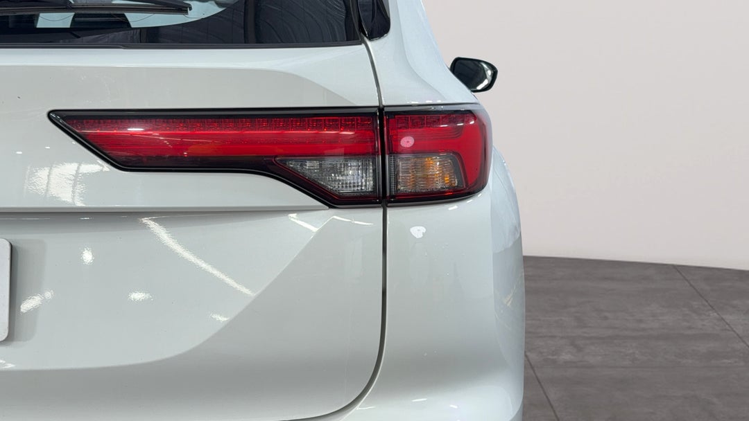 2024 Mitsubishi Outlander Es 5 Seat (2wd), Automatic, 53436 km, Badge (Boot Right Side)