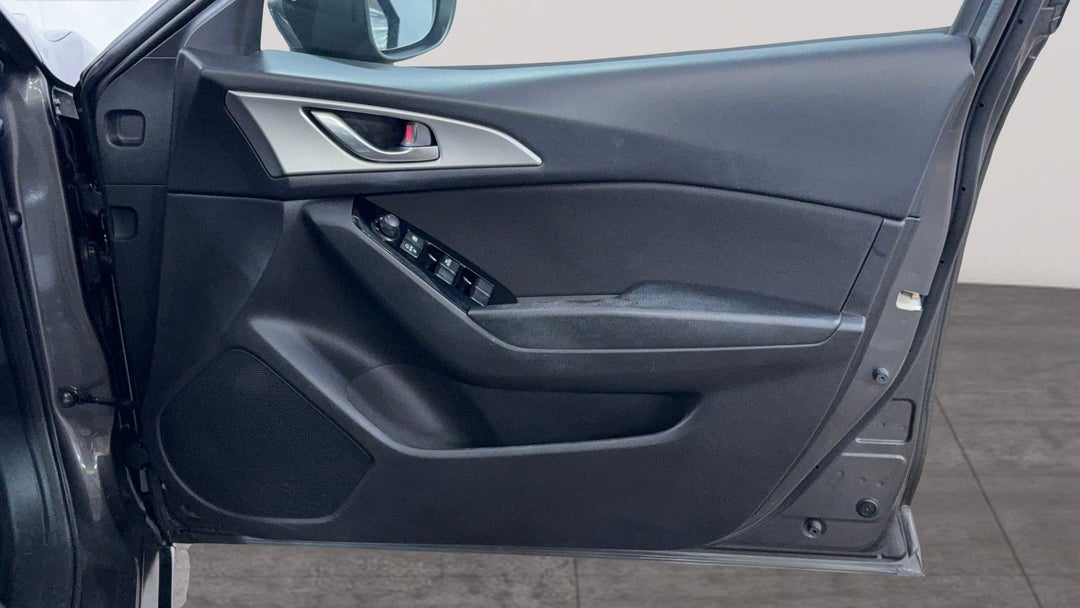 2017 Mazda 3 Sp25, Manual, 118411 km, Speaker View