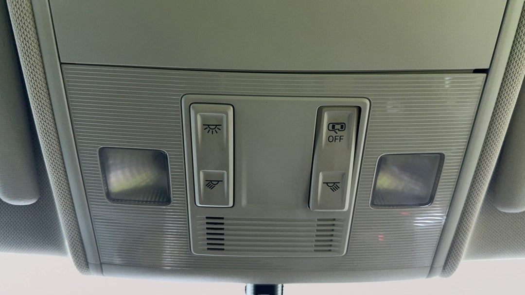 On-Roof Controls/Sunglass holder