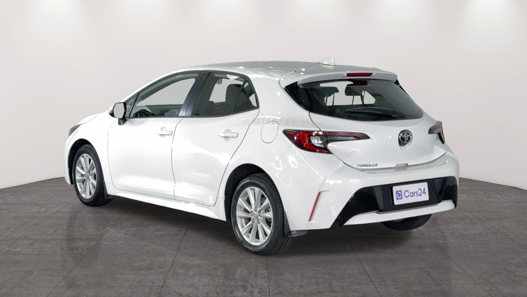 Left Back Diagonal (45- Degree) View