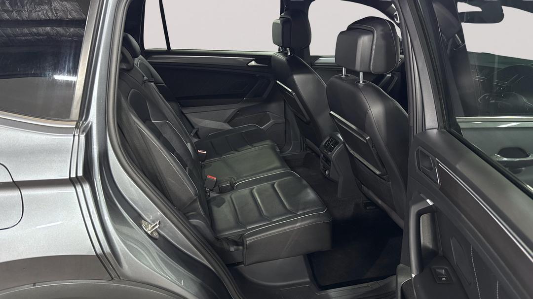 2018 Volkswagen Tiguan Allspace 162 Tsi Highline, Automatic, 148451 km, Right Side Rear Door Cabin View