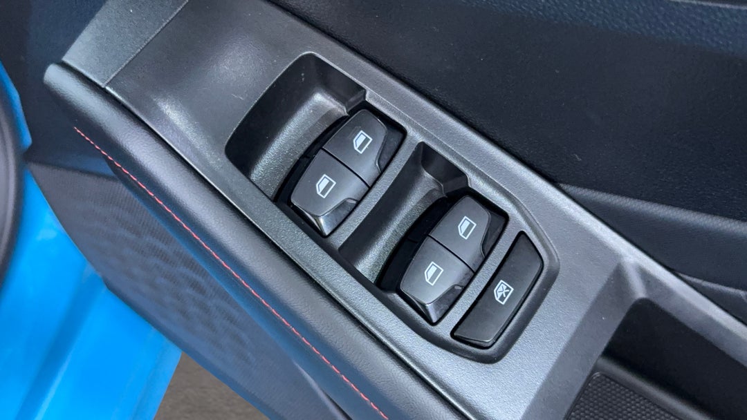 2024 MG Mg5 Vibe, Automatic, 20101 km, Drivers Side Door Panel Controls