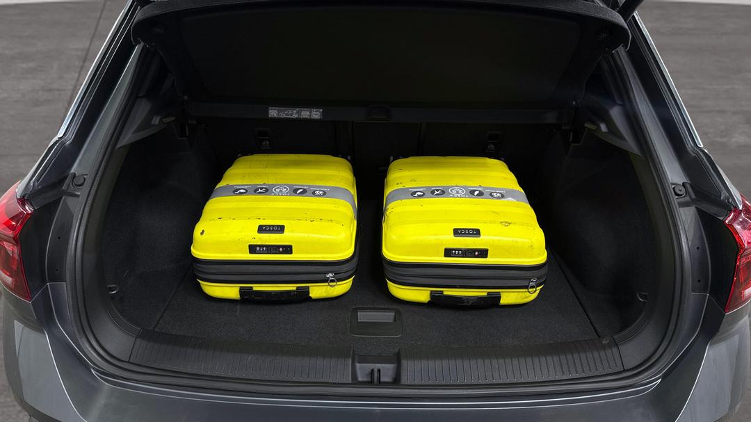 2021 Volkswagen T-roc 140tsi Sport, Automatic, 118322 km, Boot Inside View with Luggage