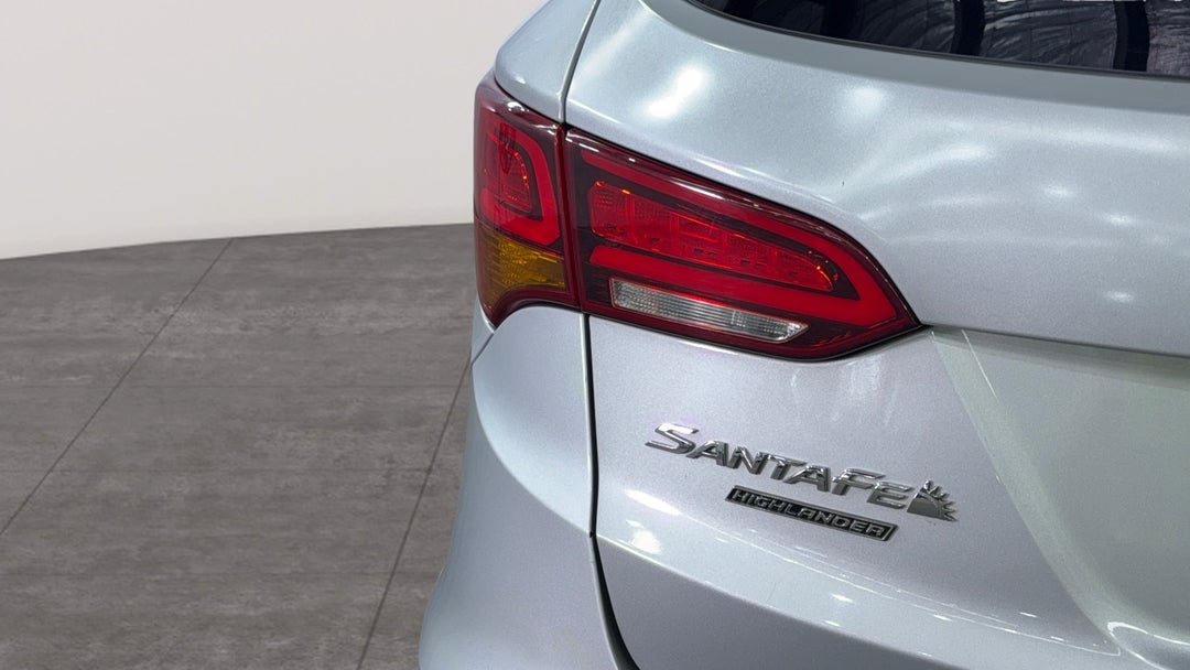 2015 Hyundai Santa Fe Highlander Crdi (4x4), Automatic, 133393 km, Badge (Boot Left Side)
