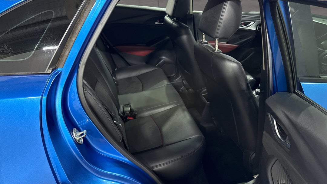 2017 Mazda CX-3 Akari (FWD), Automatic, 49697 km, Right Side Rear Door Cabin View