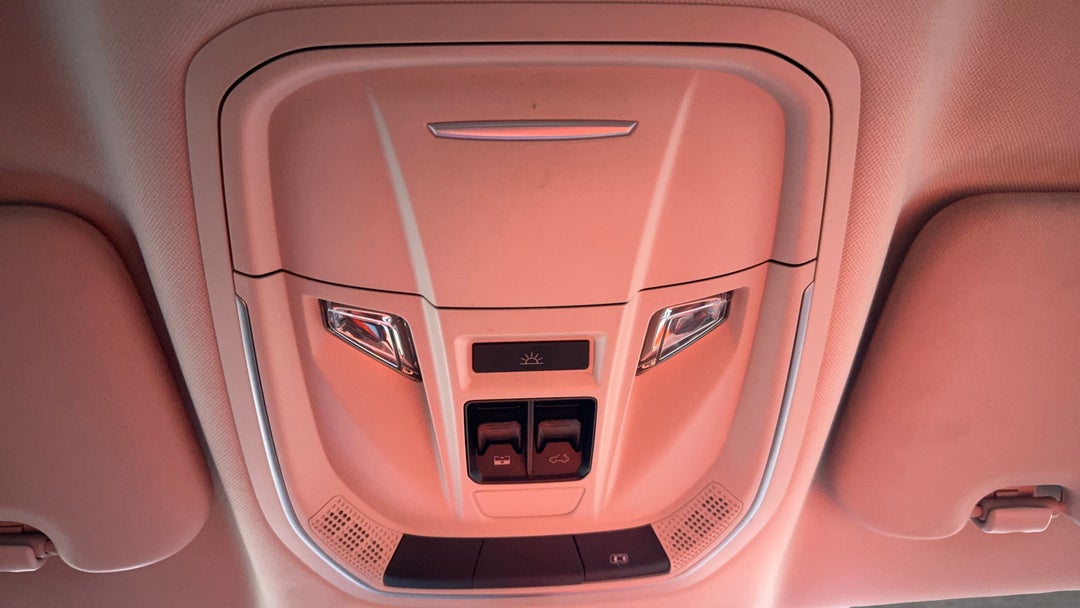 On-Roof Controls/Sunglass holder