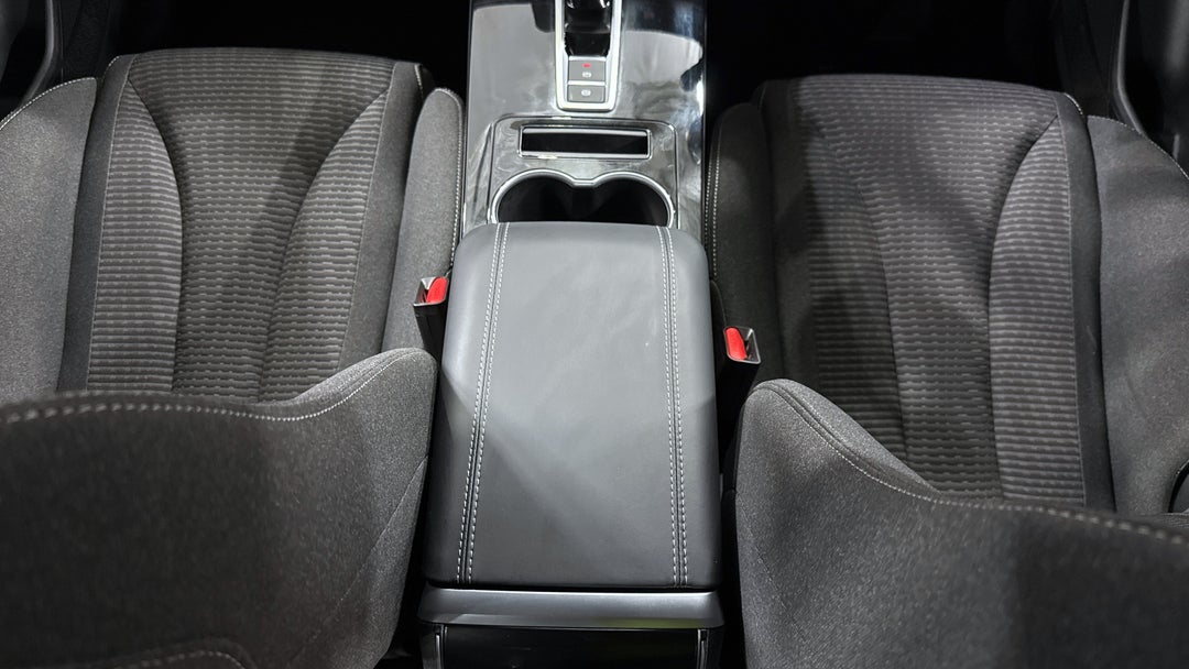 2025 Chery Tiggo 4 Urban, Automatic, 4117 km, Center Console
