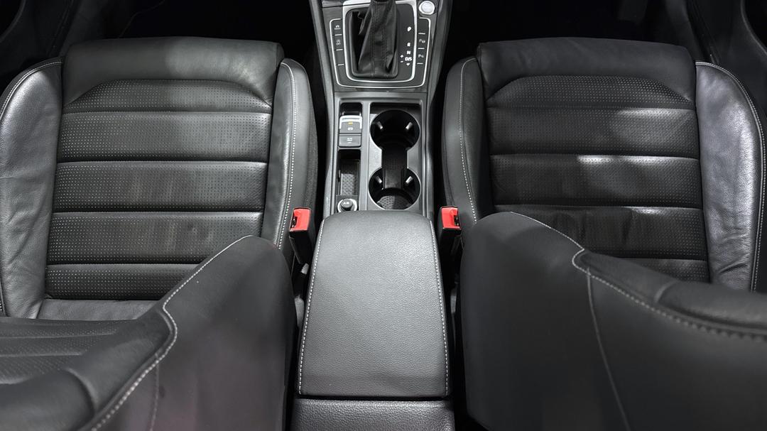 2019 Volkswagen Golf 110 Tsi Highline, Automatic, 81660 km, Center Console