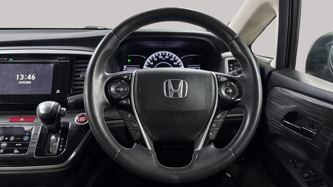 2016 Honda Odyssey Vti-l, Automatic, 91775 km, Steering Wheel Close-up