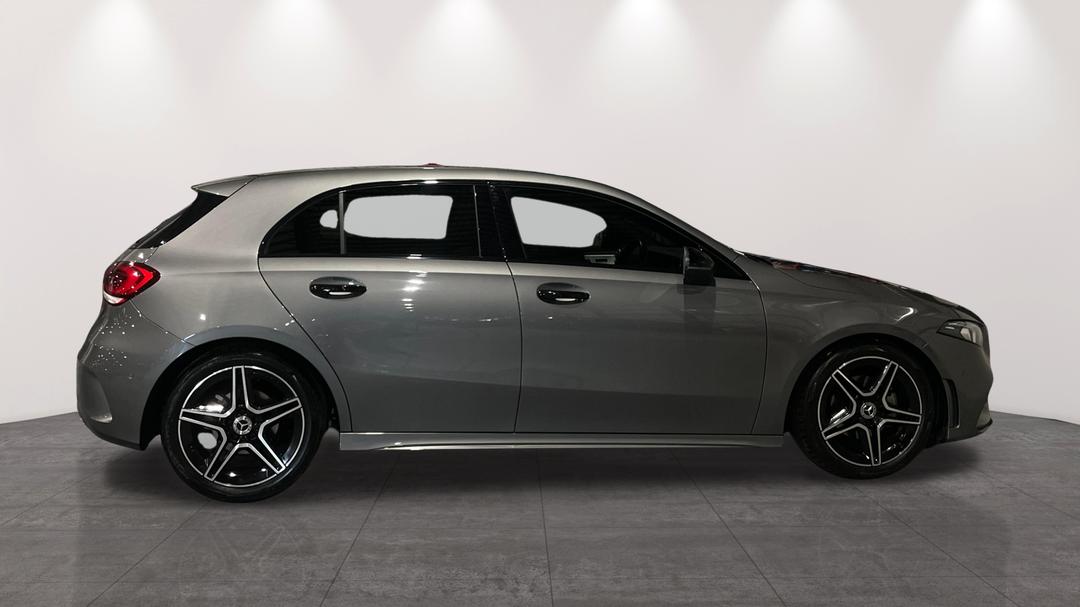2021 Mercedes-benz A180 A180, Automatic, 42526 km, Right Side View