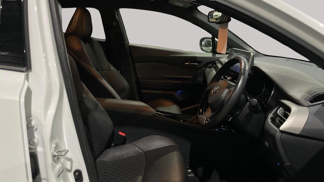 2023 Toyota C-HR Koba (2WD) Hybrid, Automatic, 62625 km, Right Side Front Door Cabin View