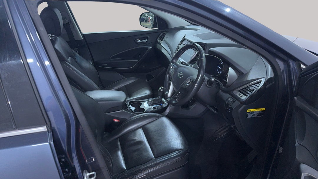 2015 Hyundai Santa Fe Highlander Crdi (4x4), Automatic, 142786 km, Right Side Front Door Cabin View