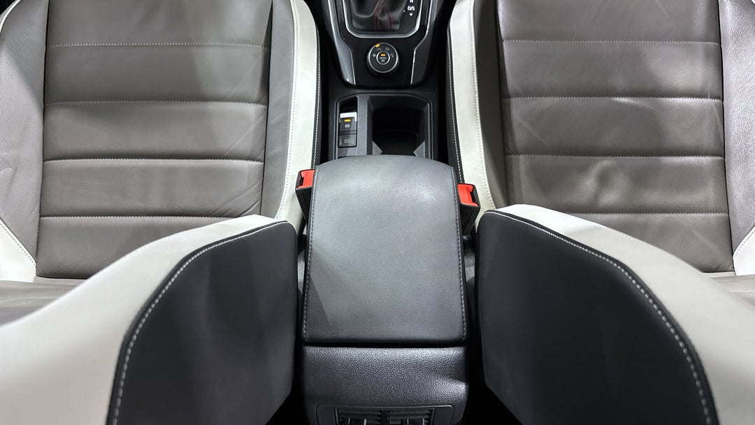 2021 Volkswagen T-roc 140tsi Sport, Automatic, 84710 km, Center Console