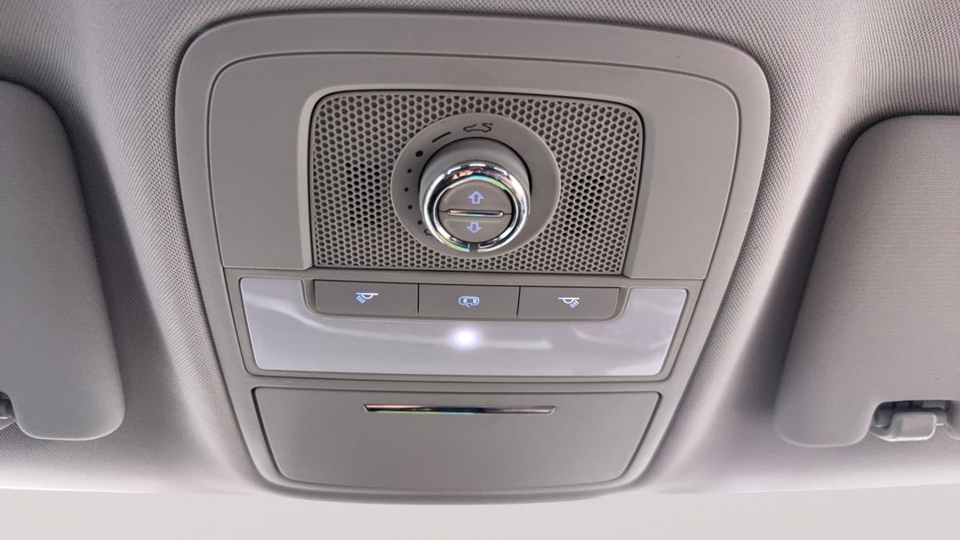 On-Roof Controls/Sunglass holder