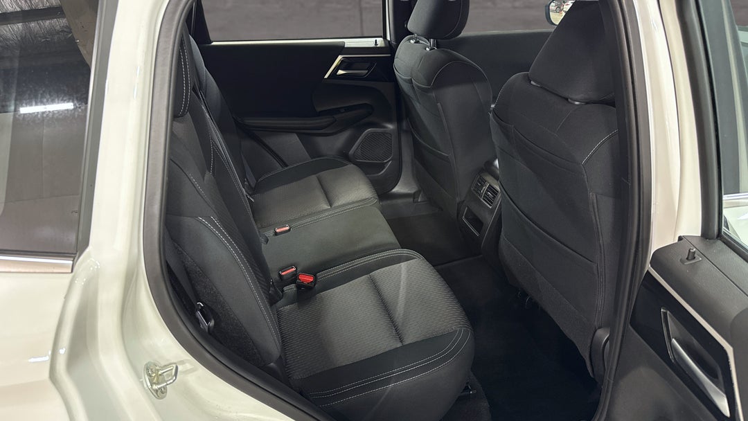 2024 Mitsubishi Outlander Es 7 Seat (2WD), Automatic, 51292 km, Right Side Rear Door Cabin View