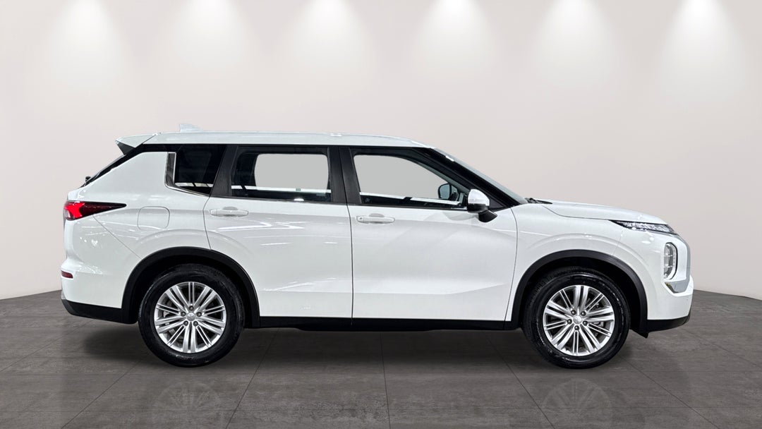2023 Mitsubishi Outlander Es 7 Seat (2WD), Automatic, 52062 km, Right Side View