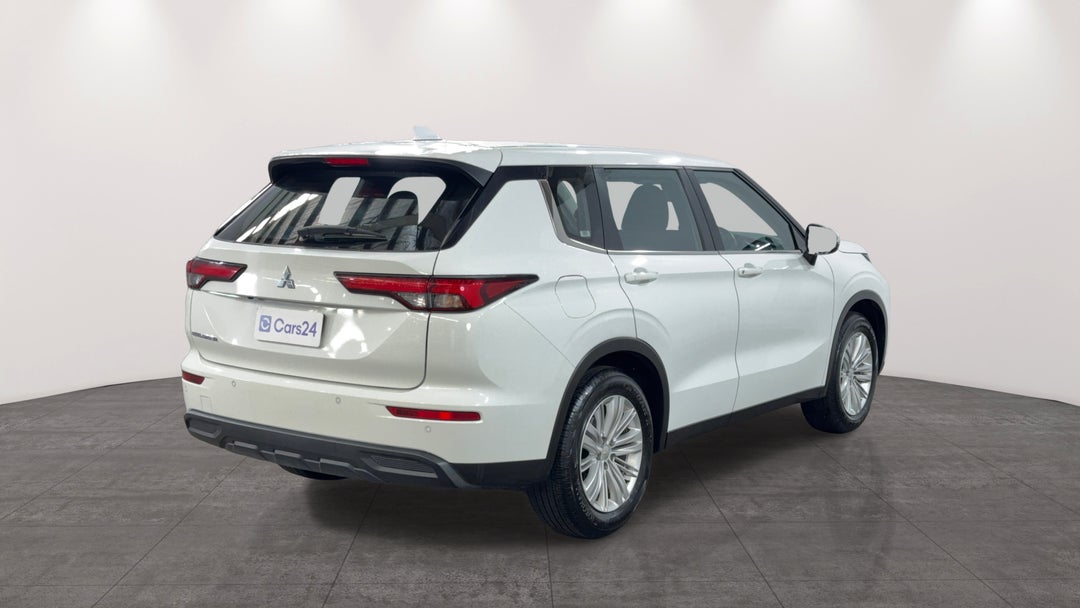 2024 Mitsubishi Outlander Es 5 Seat (2wd), Automatic, 53436 km, Right Back Diagonal (45- Degree) View